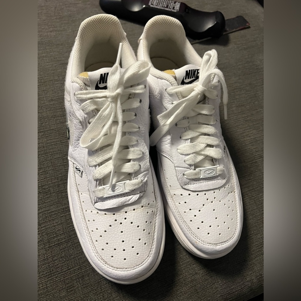 NIKE SNEAKERS